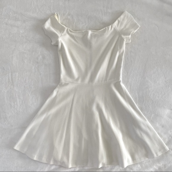 Alice + Olivia Dresses & Skirts - Alice & Olivia white mini dress